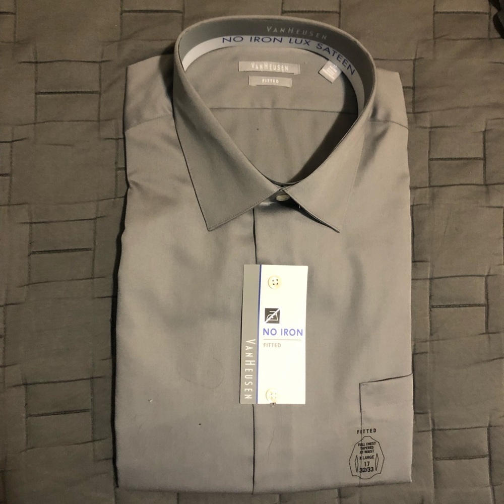 VAN HEUSEN FITTED LONG SLEEVED DRESS SHIRT